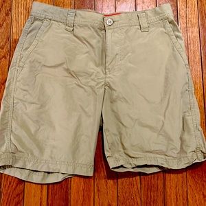 Men’s Columbia Shorts in Tan